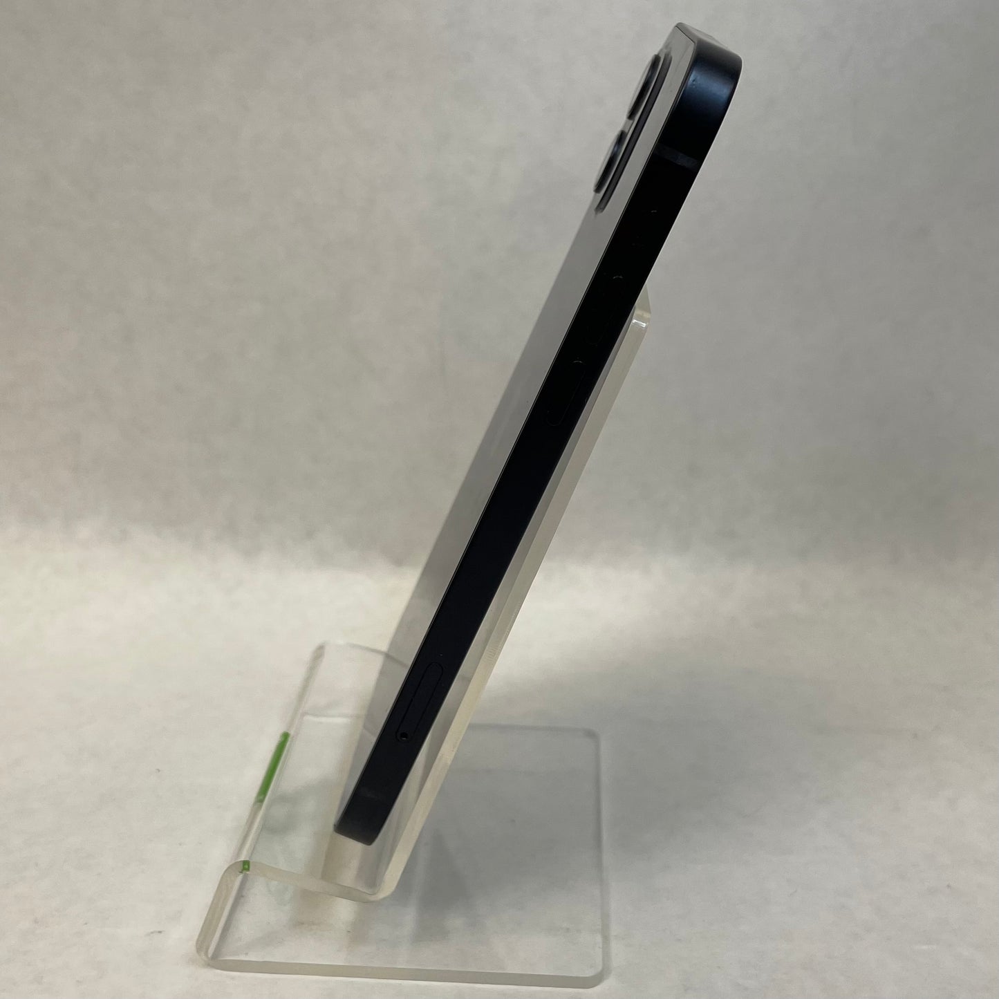 Unlocked Apple iPhone 12 64GB 18.3.1 Black NGF43LL/A
