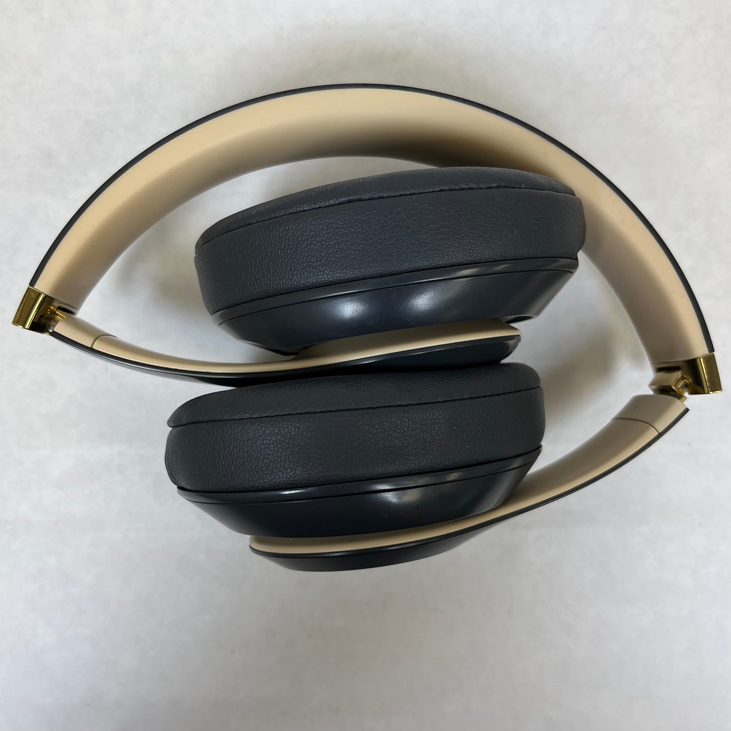 Beats Studio3 Wireless On-Ear Bluetooth Headphones Shadow Gray MXJ92LL/A