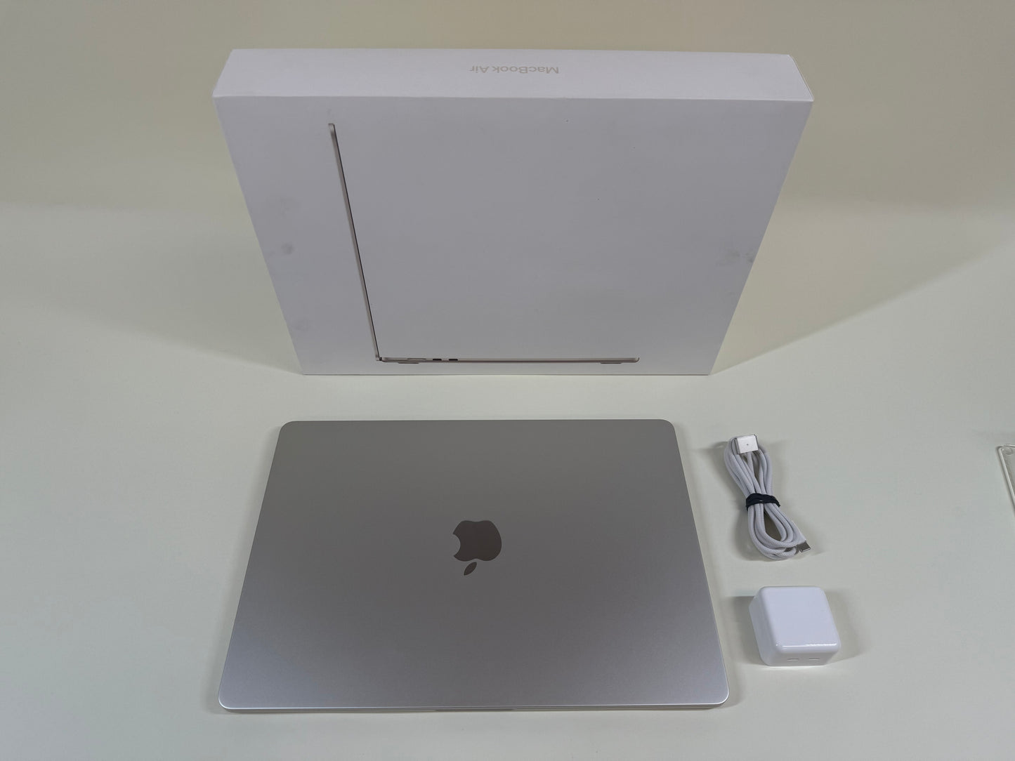 2023 Apple MacBook Air 15" M2 10C GPU 3.5GHz 8GB RAM 256GB SSD A2941
