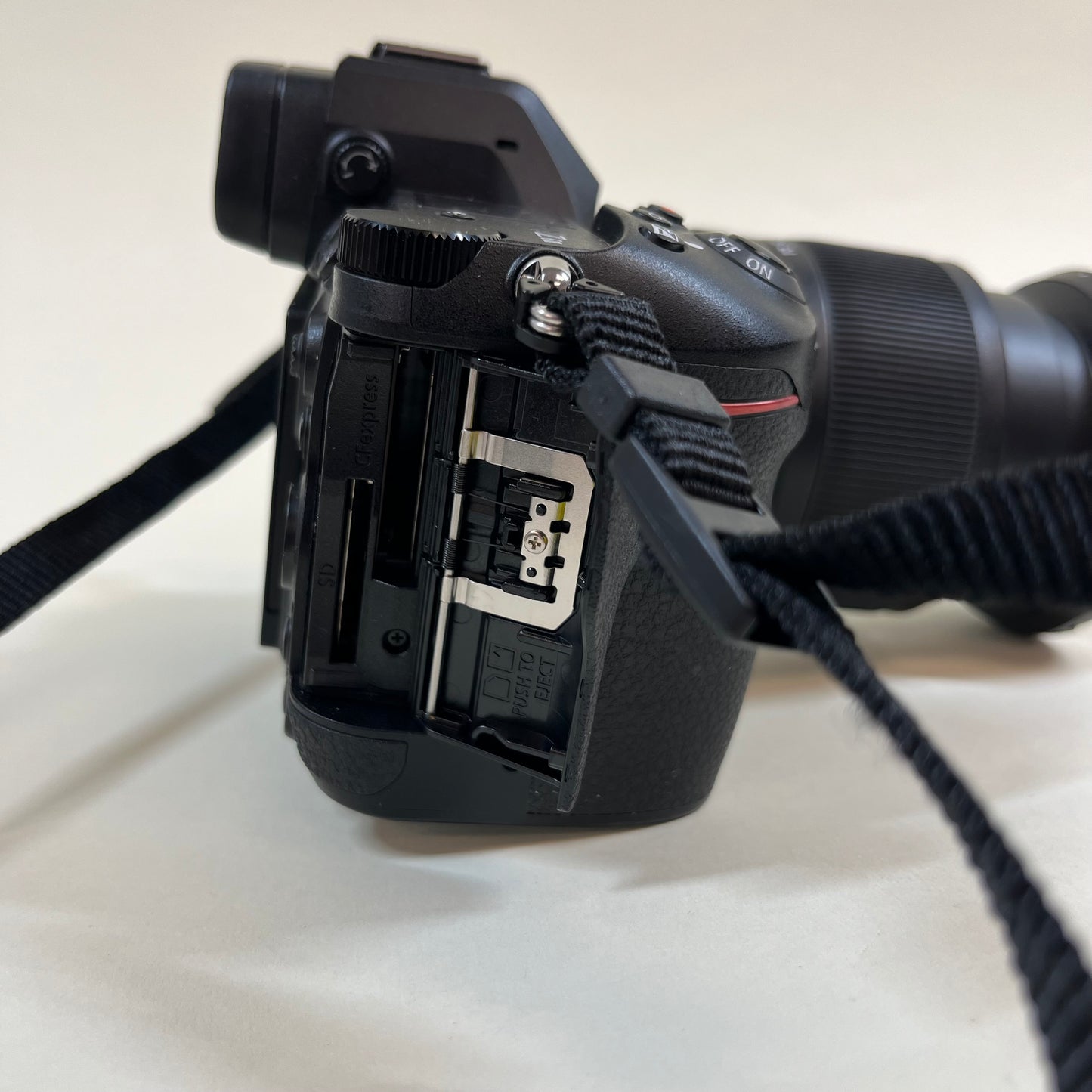 Nikon Z6 III 24.5MP Digital SLR DSLR Camera 850 Shutter Count w/ 24-70/4 S Lens