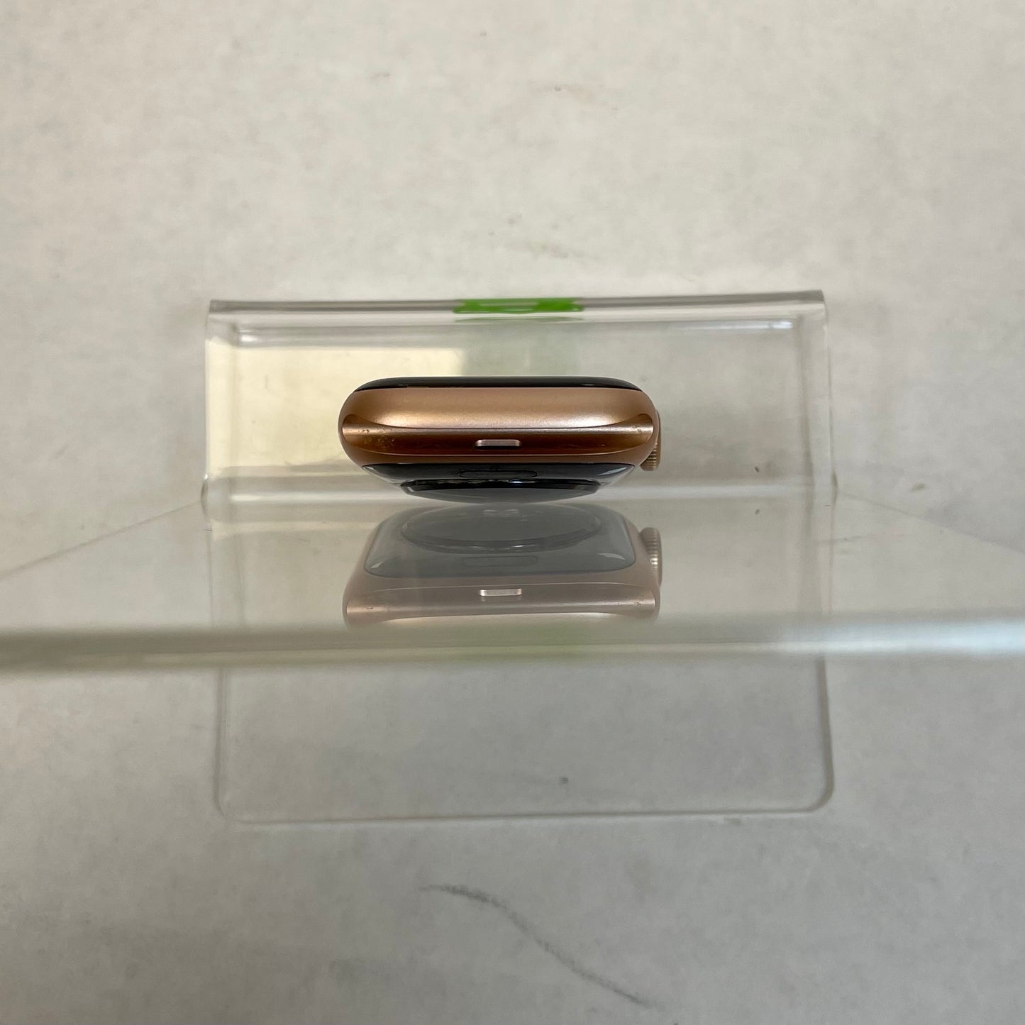 GPS Only Apple Watch SE 1st Gen 40MM Rose Gold Aluminum MKQ03LL/A