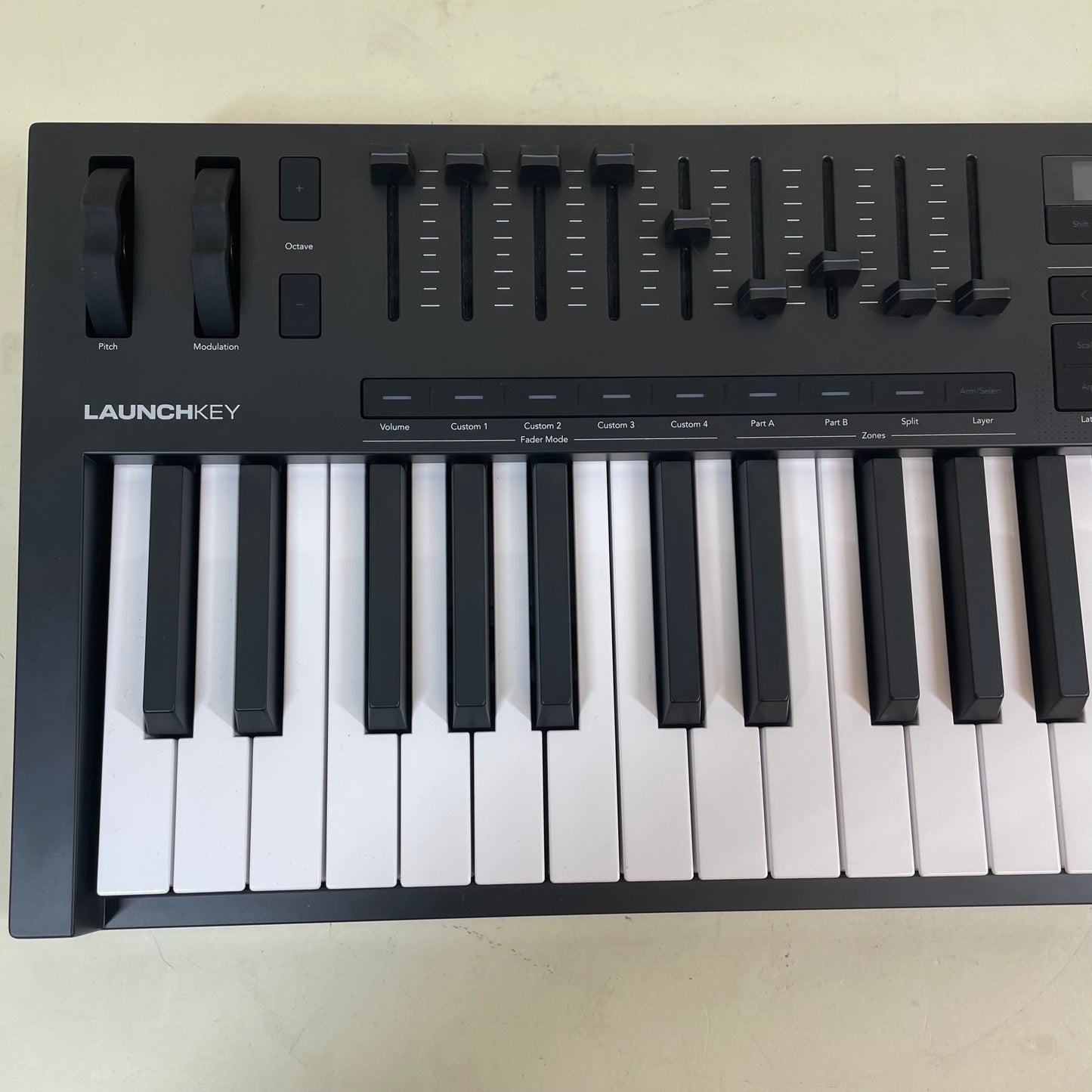 novation launchkey Keyboard Controller MK4