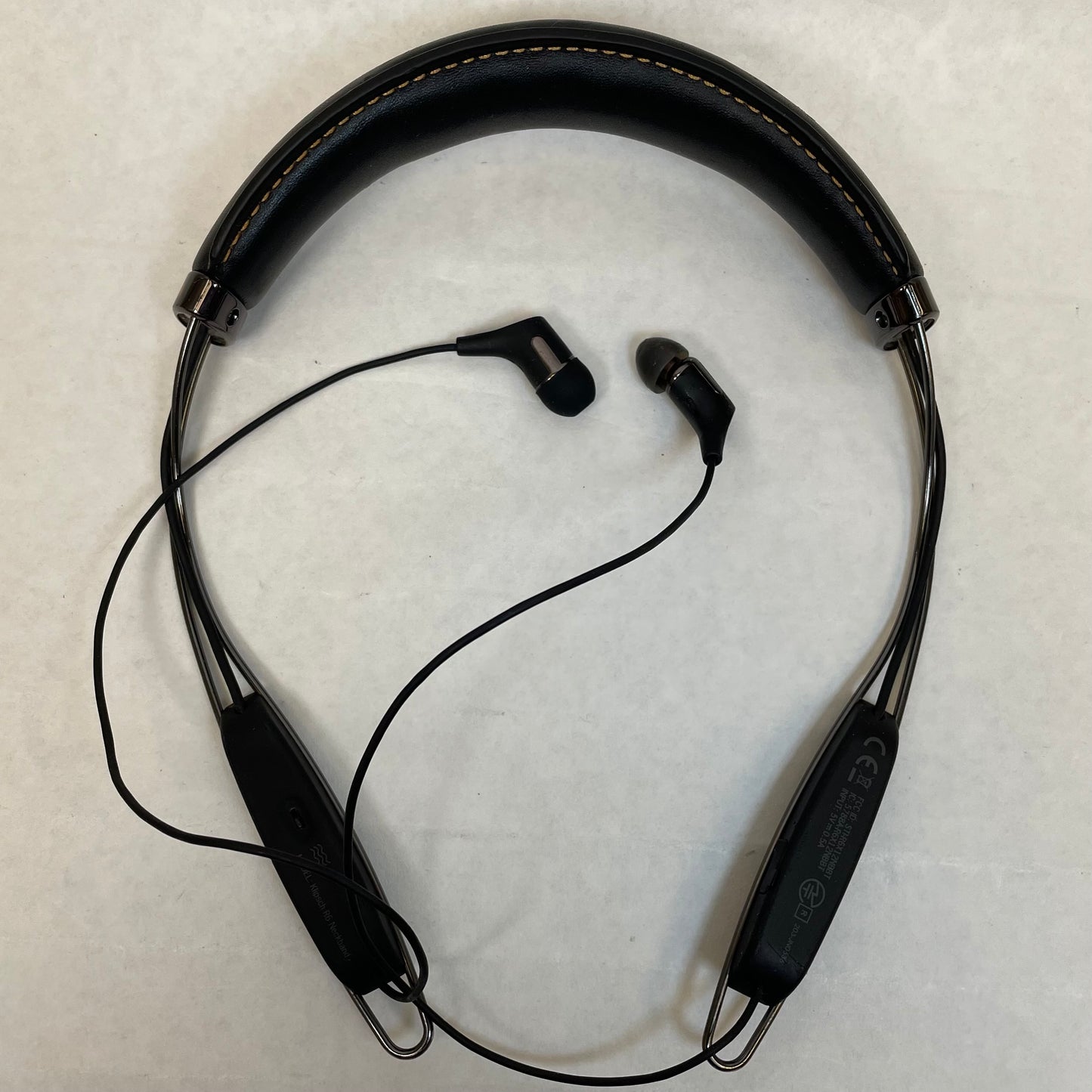 klipsch R6 Neckband In-Ear Wireless Bluetooth Neckband Headphones Black 1062796
