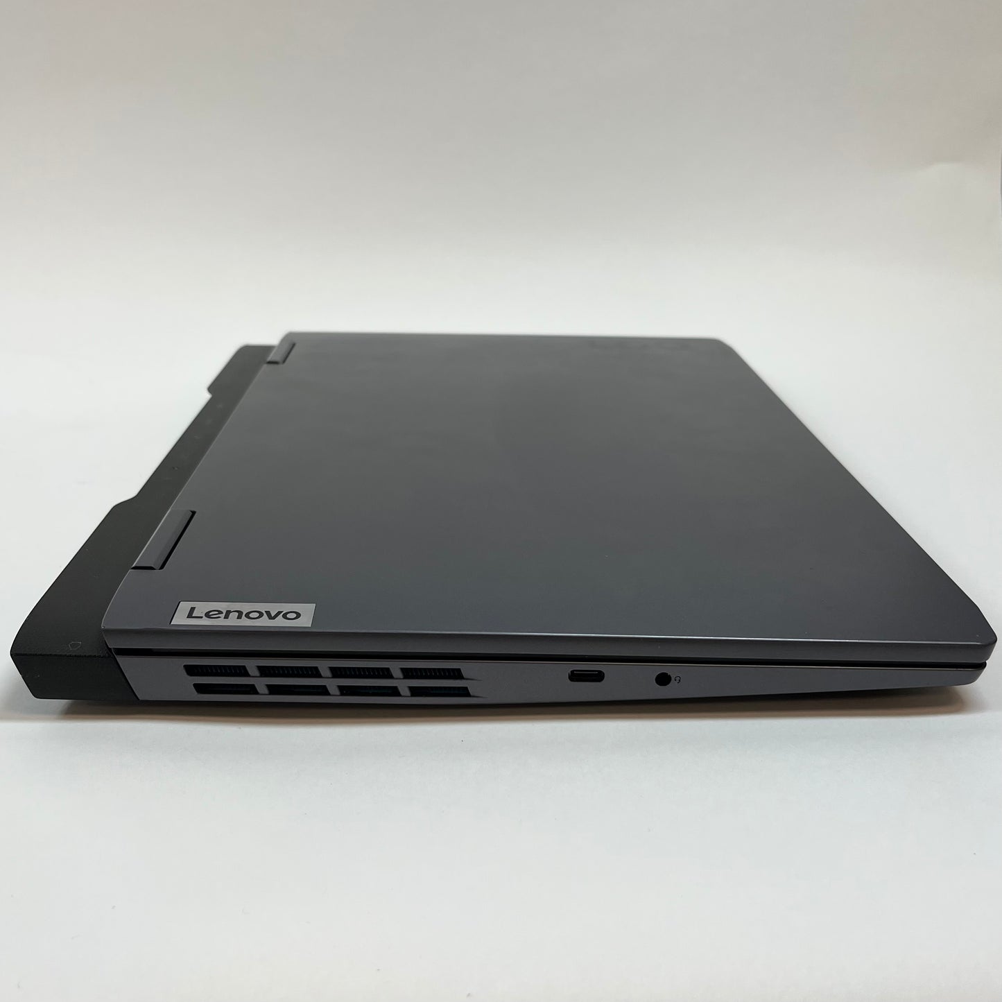Lenovo LOQ 15 15IRH8 15.6" i5-13420H 2.1GHz 8GB RAM 1TB SSD GeForce RTX 3050