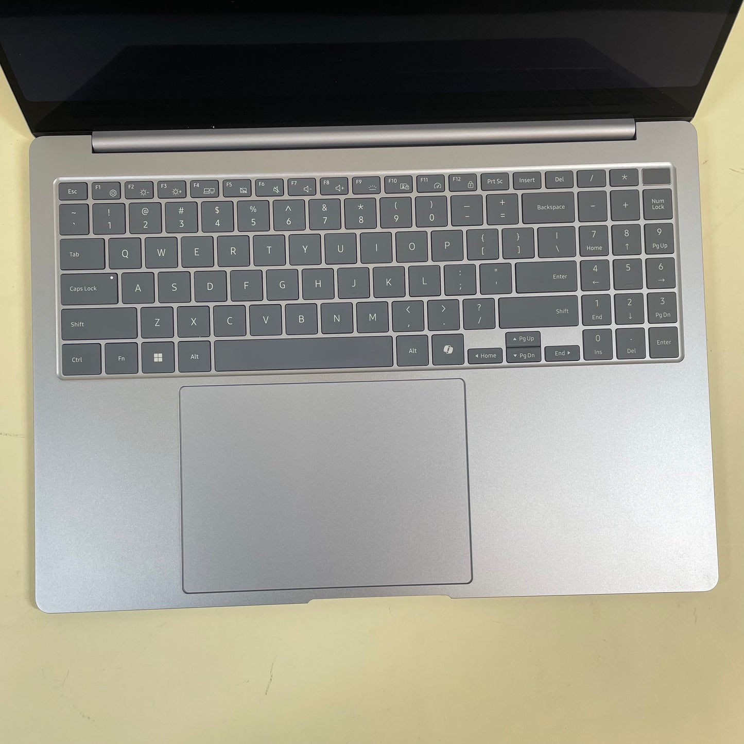 Samsung Galaxy Book4 Edge NP960XMA 16" Snapdragon X Elite 3.4GHz 16GB RAM 512GB
