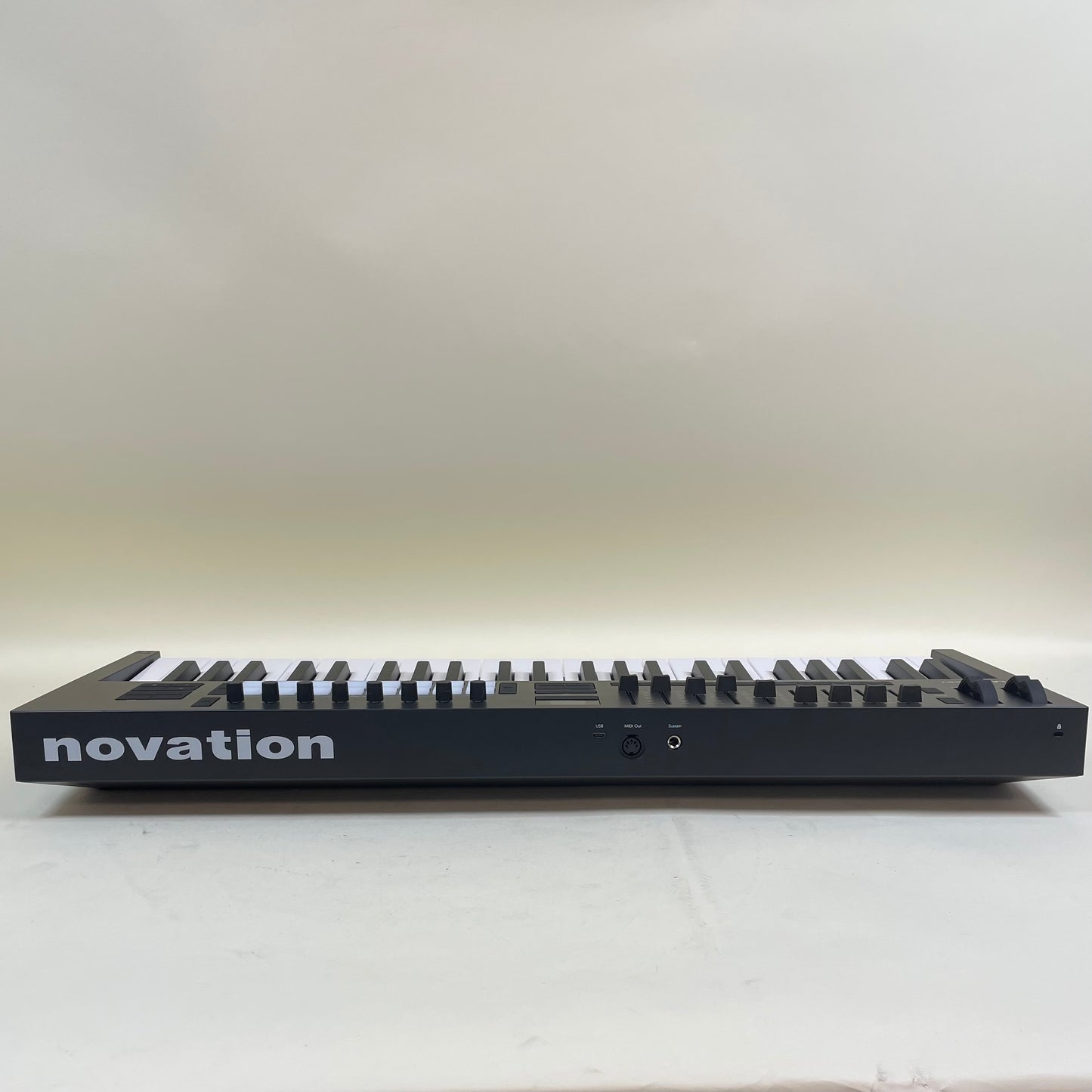 novation launchkey Keyboard Controller MK4