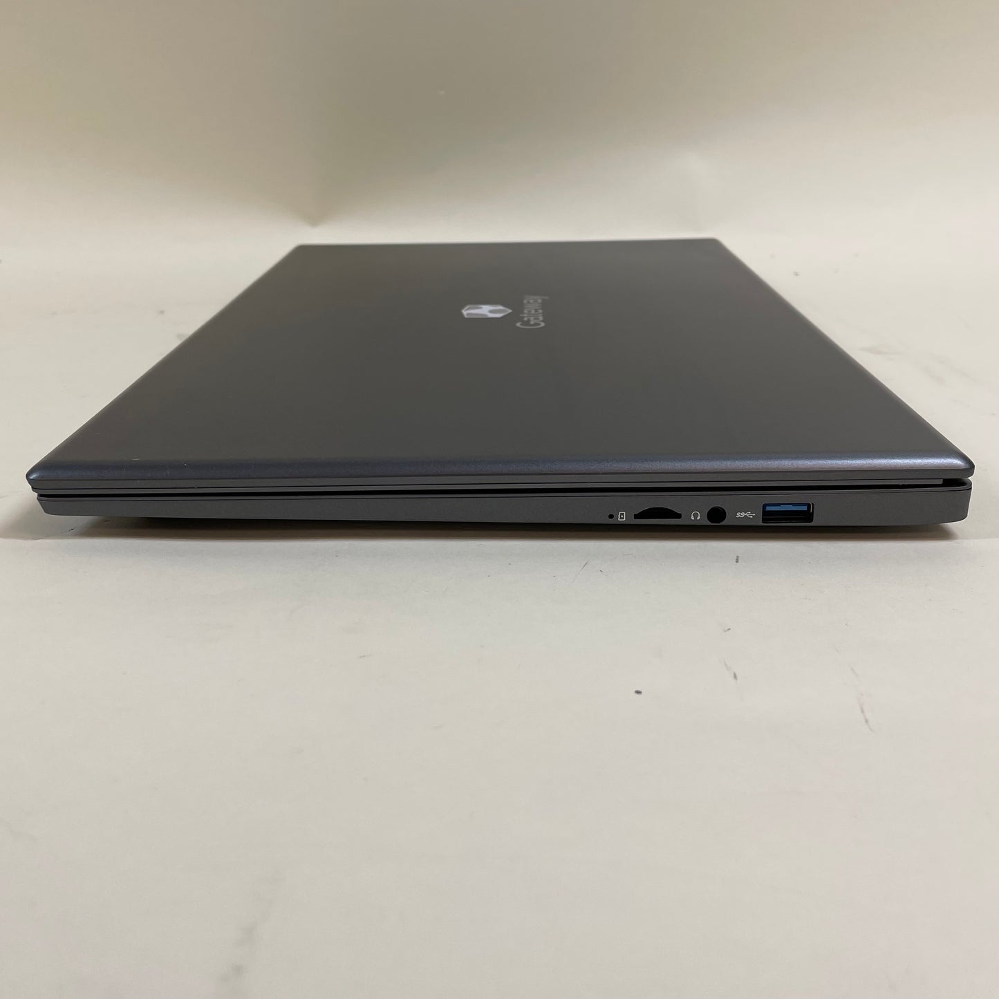 Gateway GWTN156-12BK Ryzen 3 3250U 2.6GHz 4GB RAM 128GB SSD