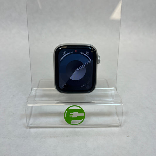 GPS Only Apple Watch SE 1st Gen 44MM Silver Aluminum A2352 Face Only