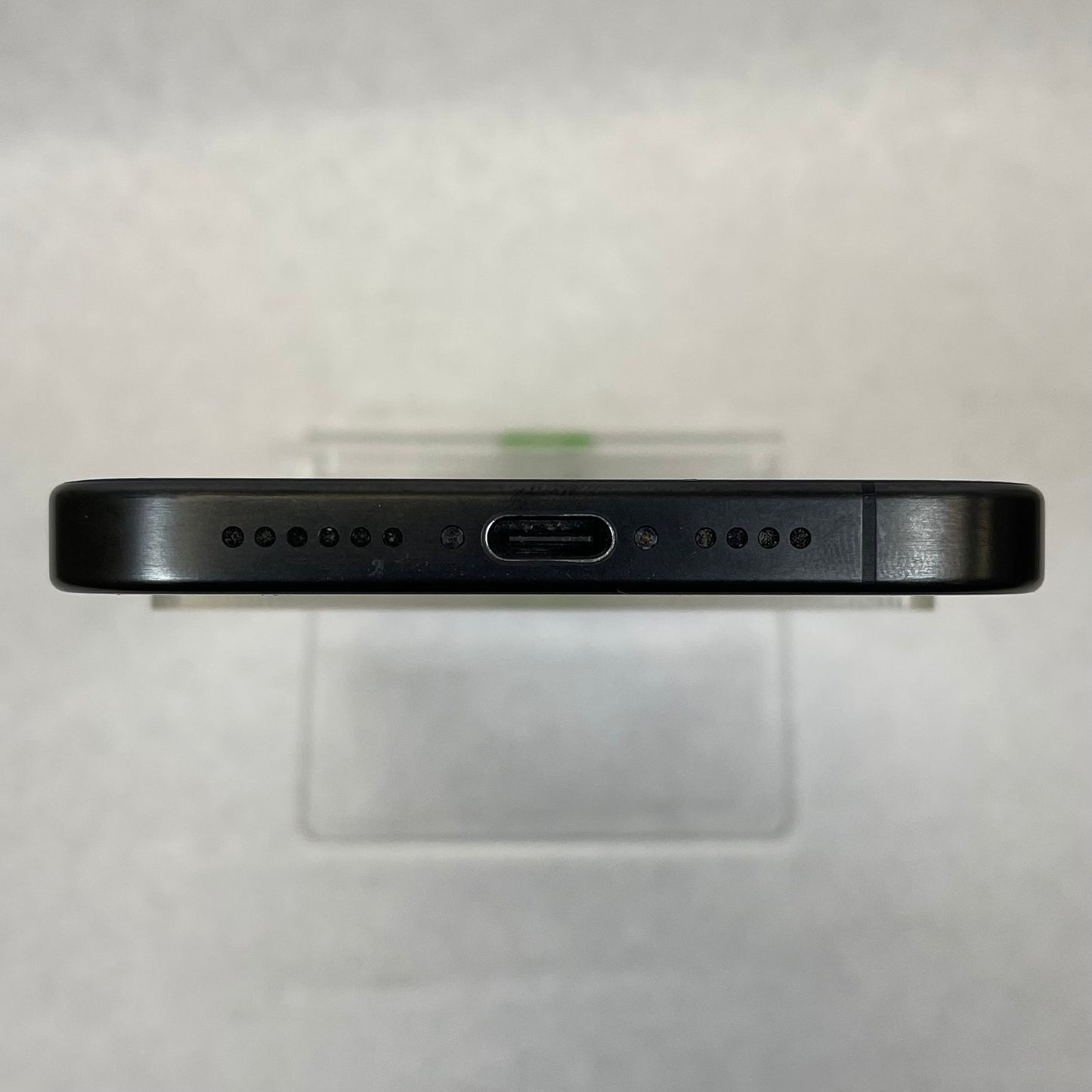 Unlocked Apple iPhone 15 Pro Max 256GB 26.0.1 Black MU663LL/A