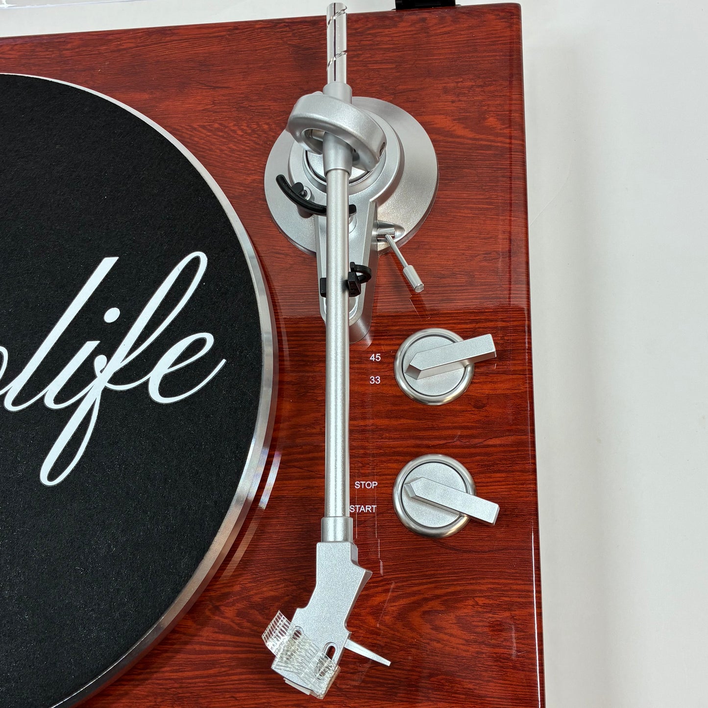 Retrolife High-Tech Belt-Driven Turntable System Record Player HQ-KZ006