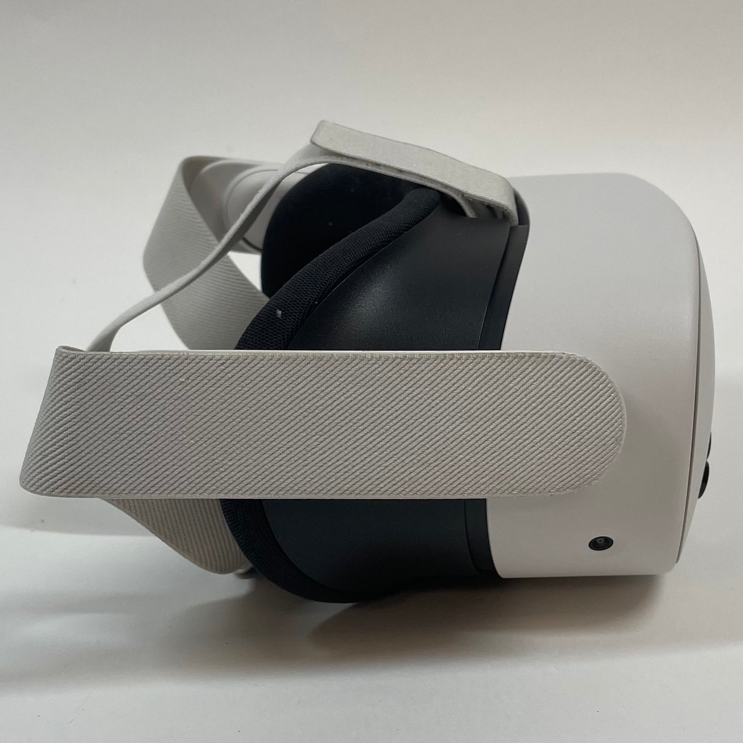 Meta Quest 3S 128GB Standalone All-in-One VR Headset 2AGOZ-P97