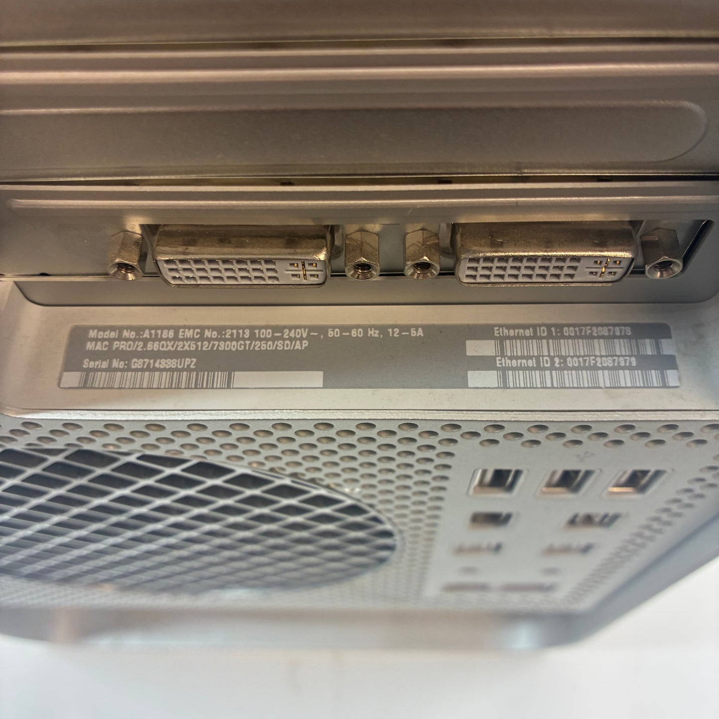 2006 Apple Mac Pro Quad Core Xeon 2.6GHz 1GB RAM 7300 GT Silver A1186 NO OS/HDD