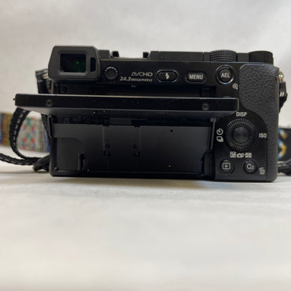Sony Alpha A6000 24.3MP Digital SLR DSLR Camera ?963 Shutter Count w/ Lens