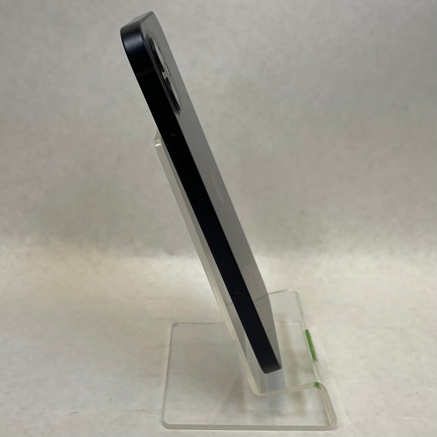 Unlocked Apple iPhone 12 64GB 18.3.1 Black NGF43LL/A