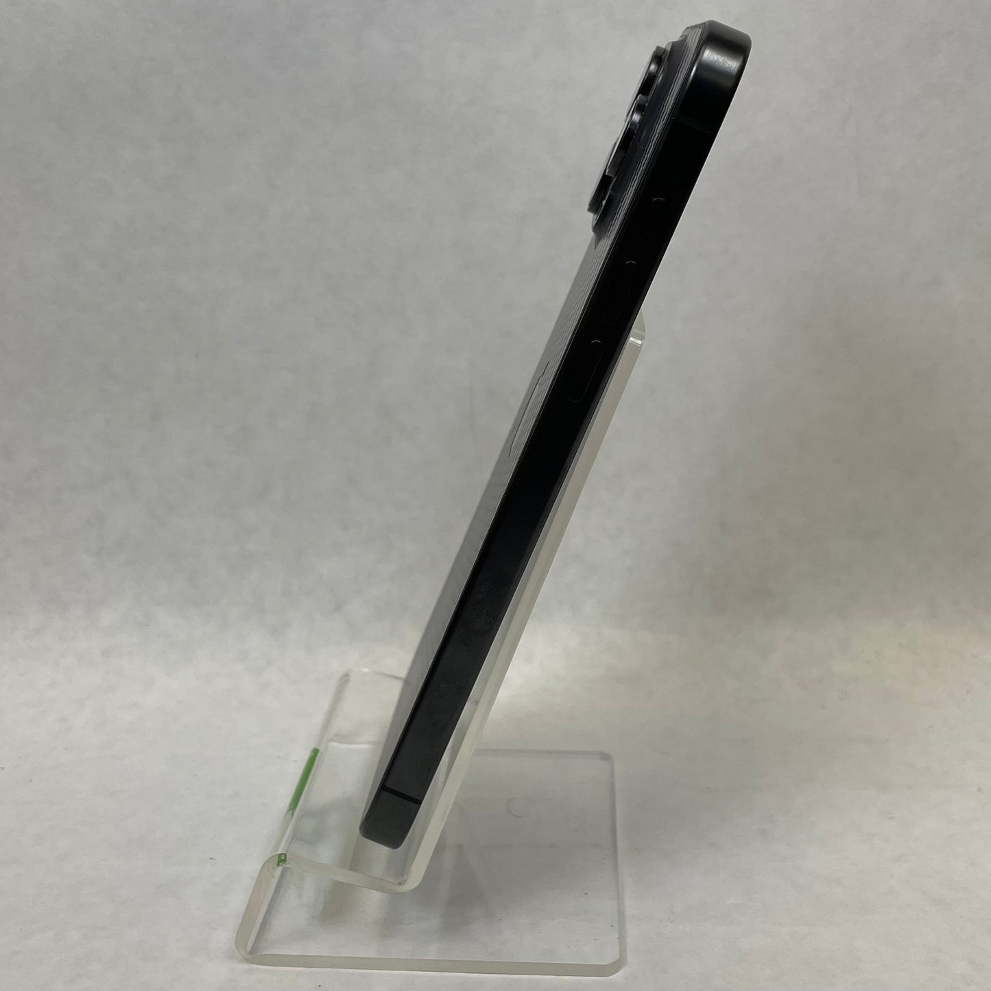 Unlocked Apple iPhone 15 Pro Max 256GB 26.0.1 Black MU663LL/A