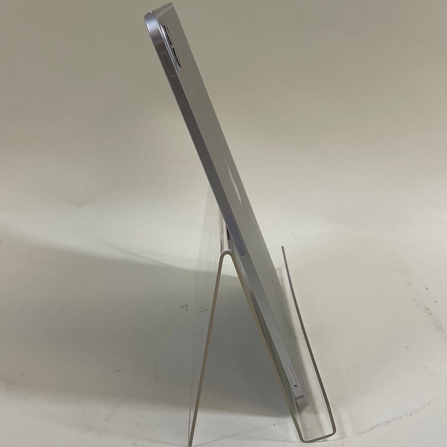Unlocked Apple iPad Pro 11" 3rd Gen 256GB Silver MHMW3LL/A