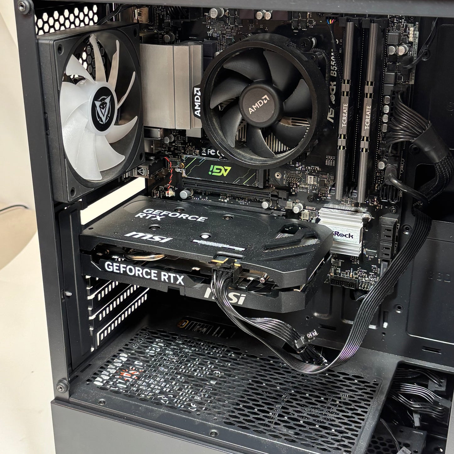 CyberPower PC Ryzen 5 5600GT 3.60GHz 16GB RAM 1TB SSD MSI GeForce RTX  5050