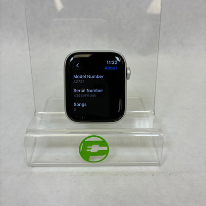Unlocked Apple Watch SE 2nd Gen 44MM Silver Aluminum MXG43LL/A