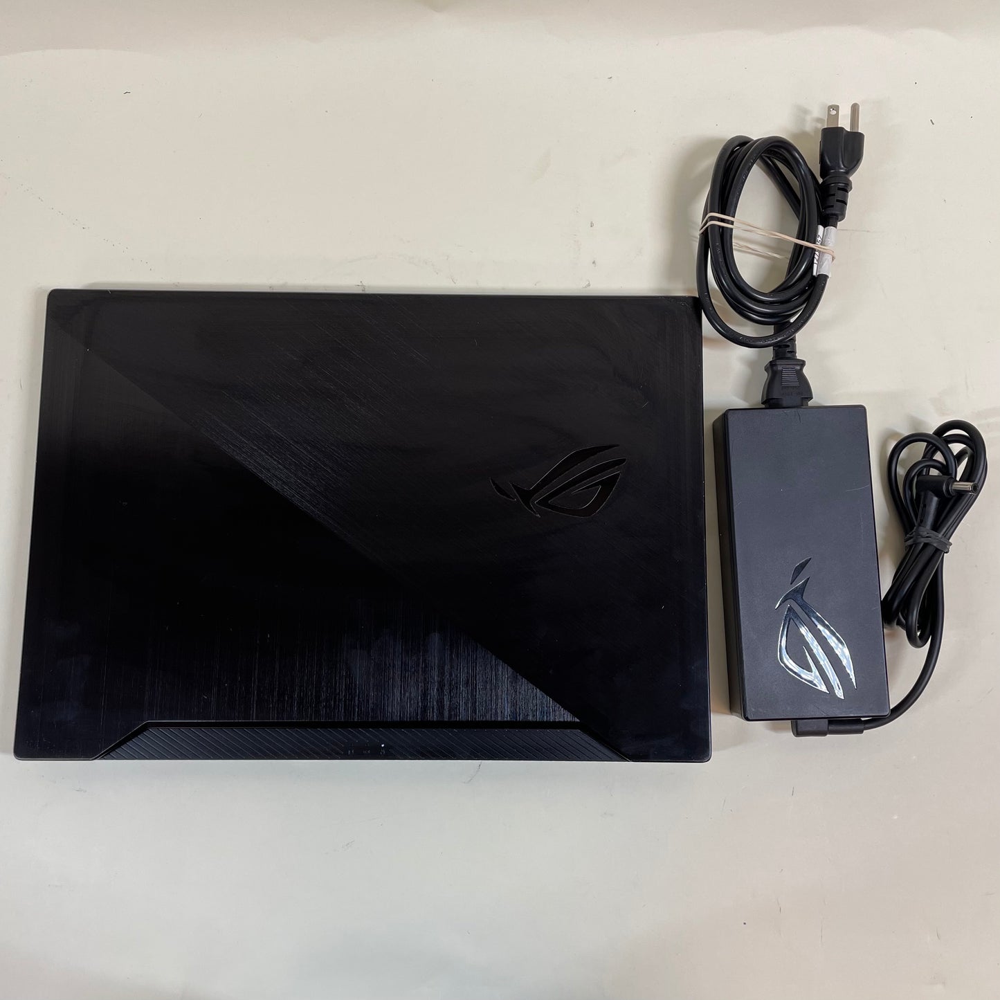 Asus ROG Zephyrus G15 GA502IU 15.6" Ryzen 7 4800HS 2.9GHz 16GB RAM 1TB SSD