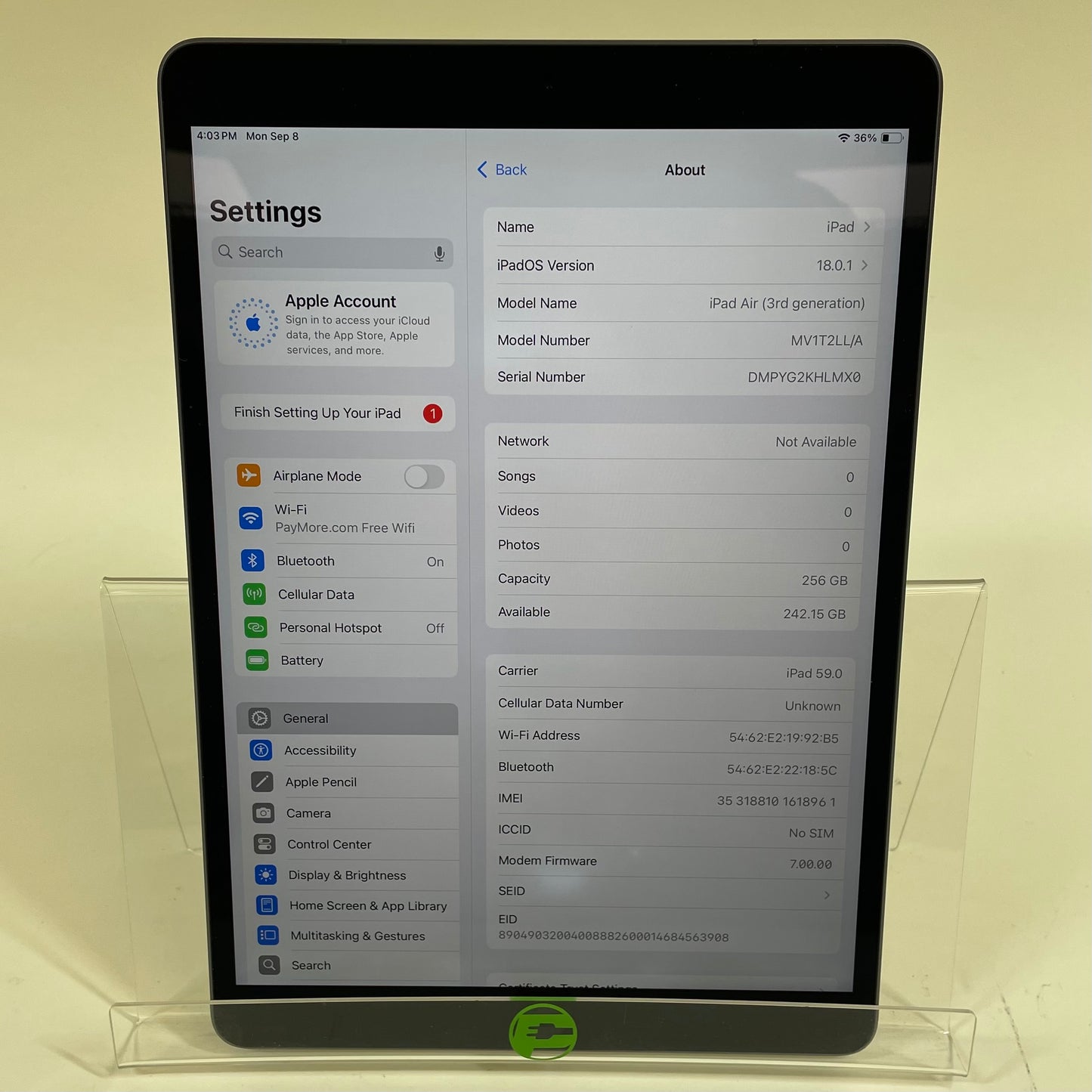Unlocked Apple iPad Air 3rd Gen 256GB 18.0.1 Space gray MV1T2LL/A