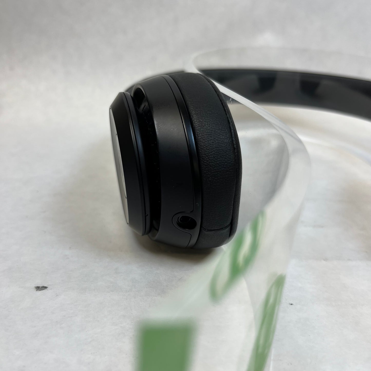 Beats Solo3 Wireless On-Ear Bluetooth Headphones Black ‎w/ Carry Case