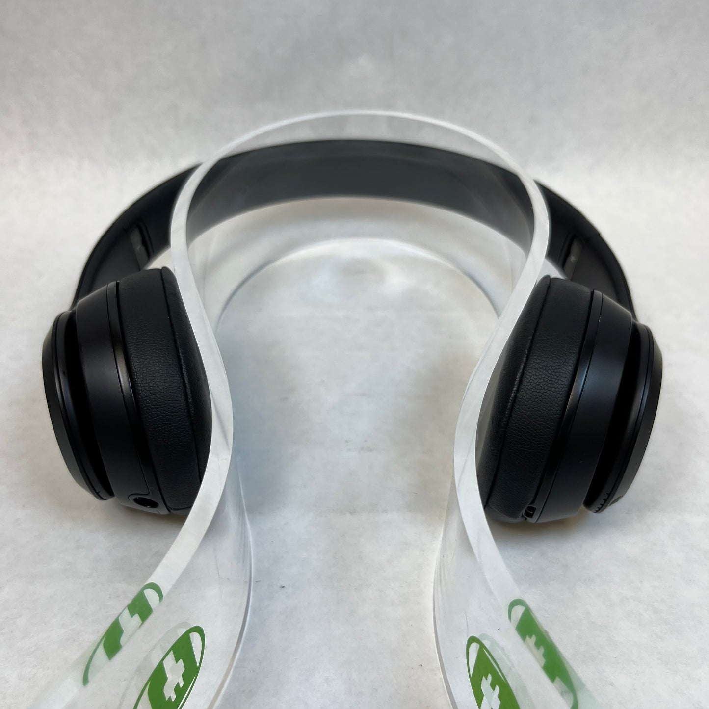 Beats Solo3 Wireless On-Ear Bluetooth Headphones Black ‎w/ Carry Case