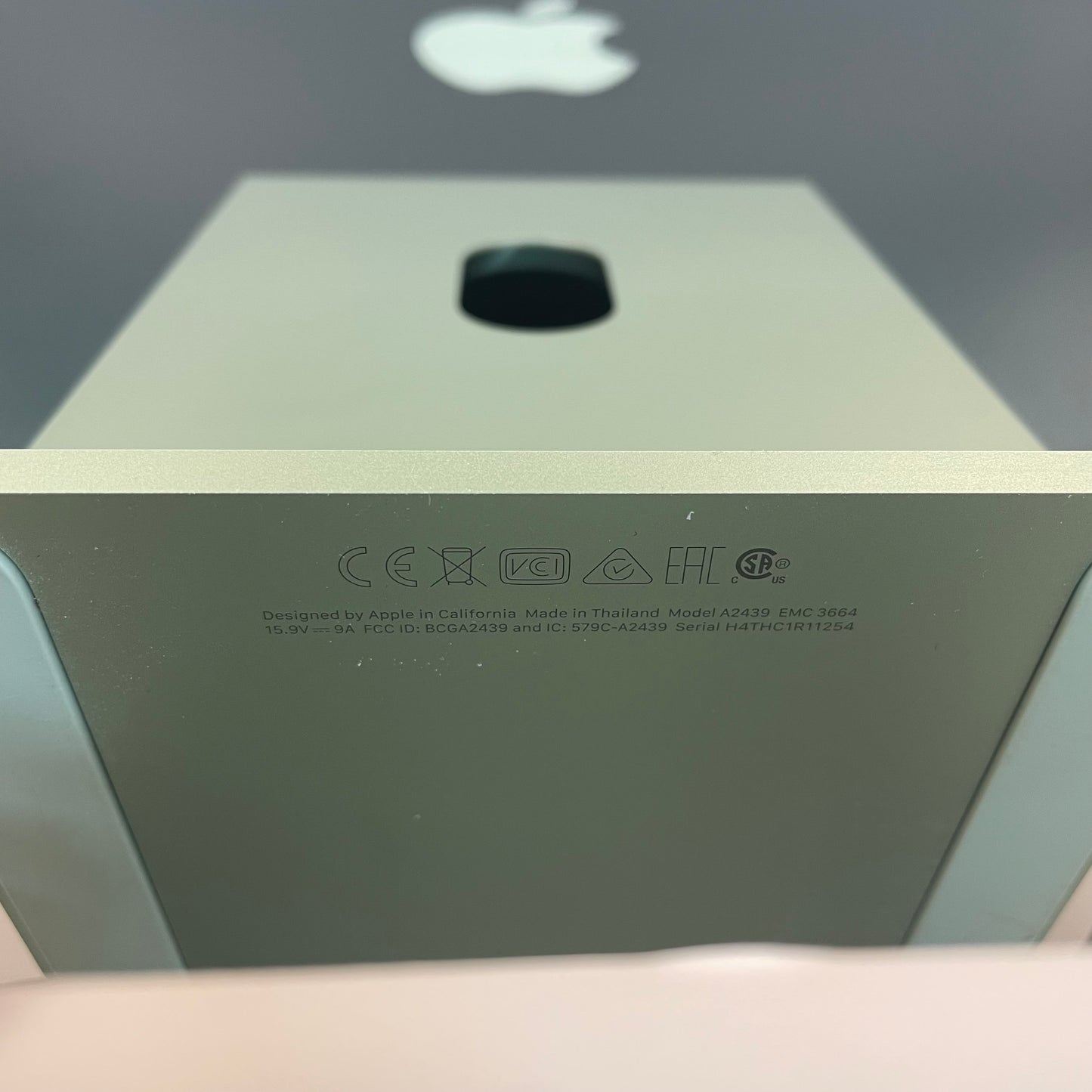 2021 Apple iMac 24" M1 3.2GHz 8GB RAM 256GB SSD Blue/Green MJV83LL/A