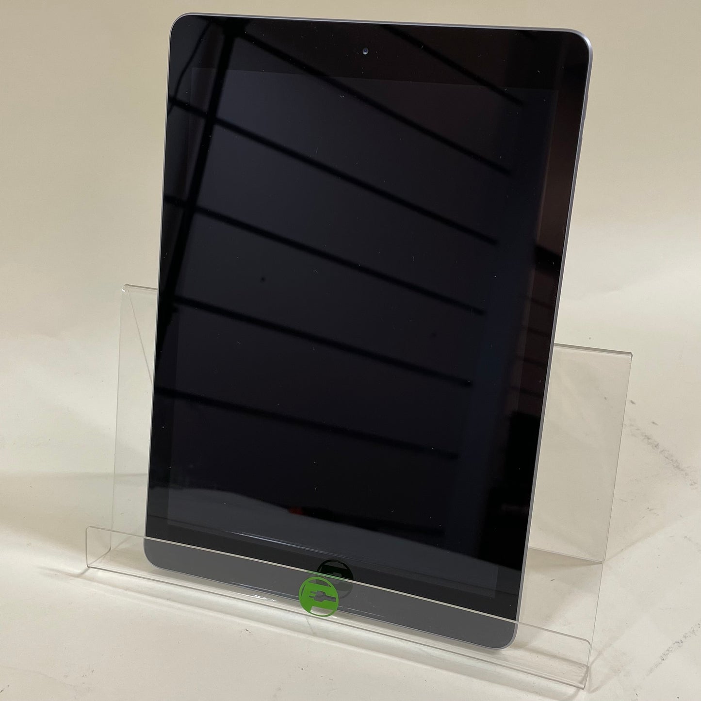 WiFi Only Apple iPad 6th Gen 128GB 16.4 Space gray MR7J2LL/A