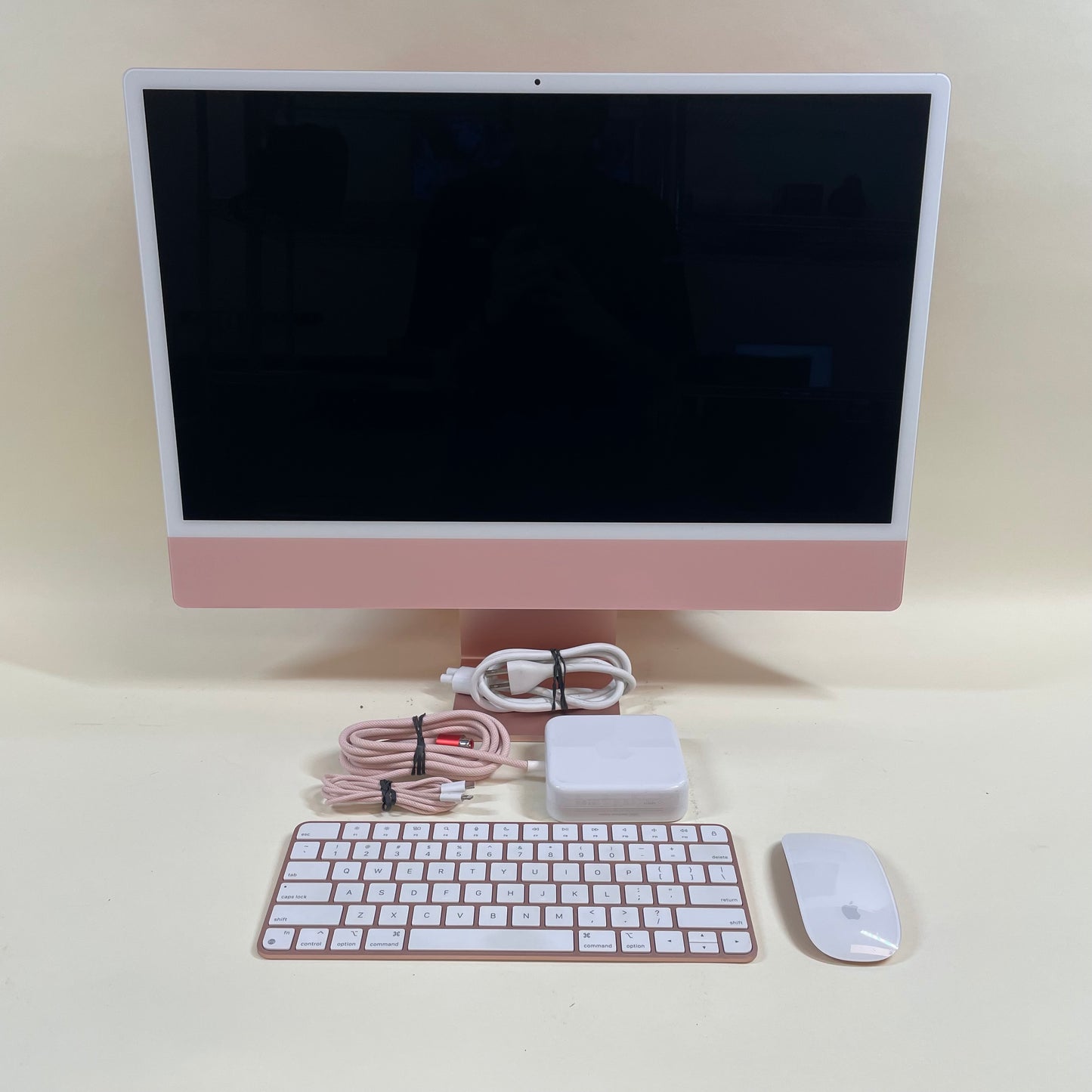 2021 Apple iMac 24" M1 3.2GHz 8GB RAM 256GB SSD Red/Pink MJVA3LL/A
