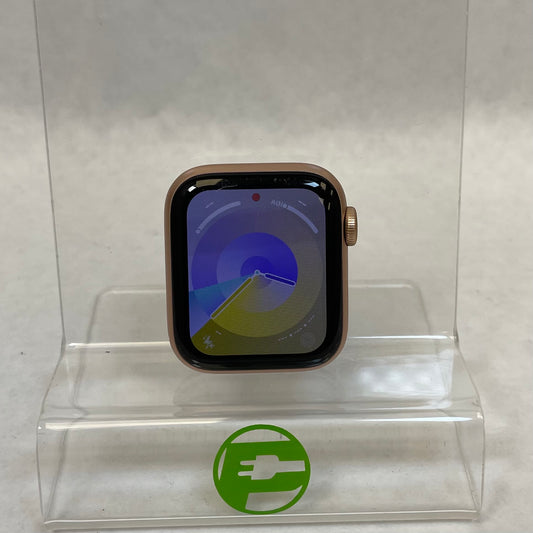 GPS Only Apple Watch SE 1st Gen 40MM Rose Gold Aluminum MKQ03LL/A
