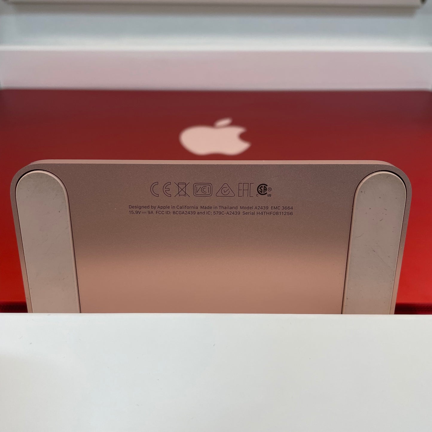 2021 Apple iMac 24" M1 3.2GHz 8GB RAM 256GB SSD Red/Pink MJVA3LL/A