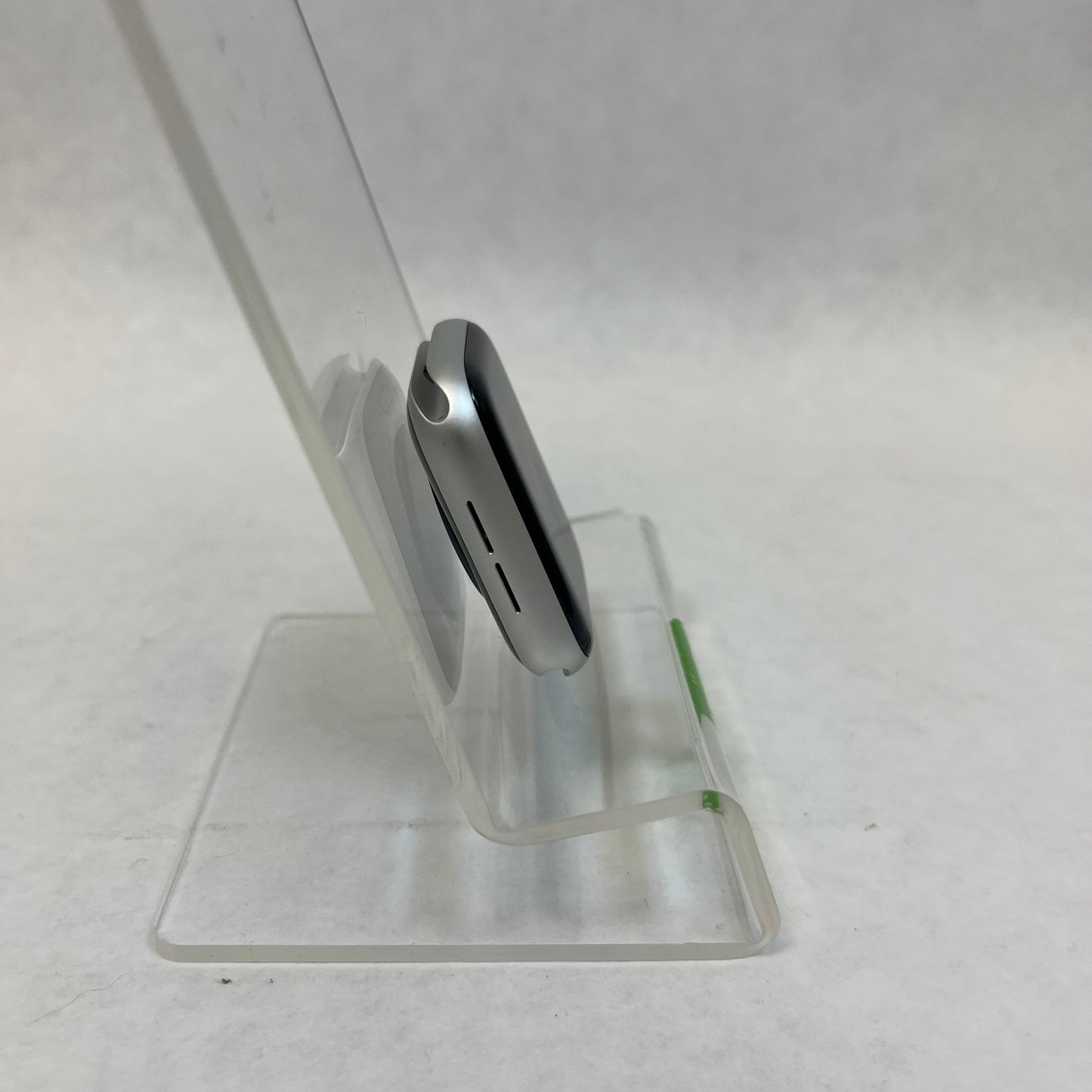 GPS Only Apple Watch SE 1st Gen 44MM Silver Aluminum A2352 Face Only