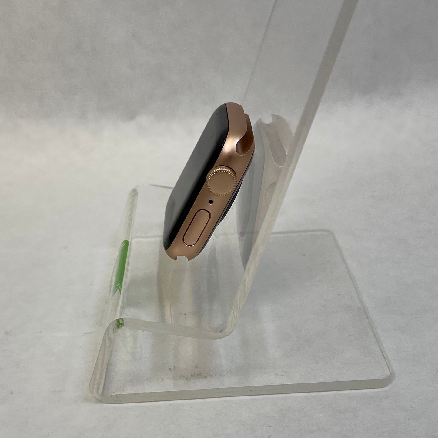 GPS Only Apple Watch SE 1st Gen 40MM Rose Gold Aluminum MKQ03LL/A