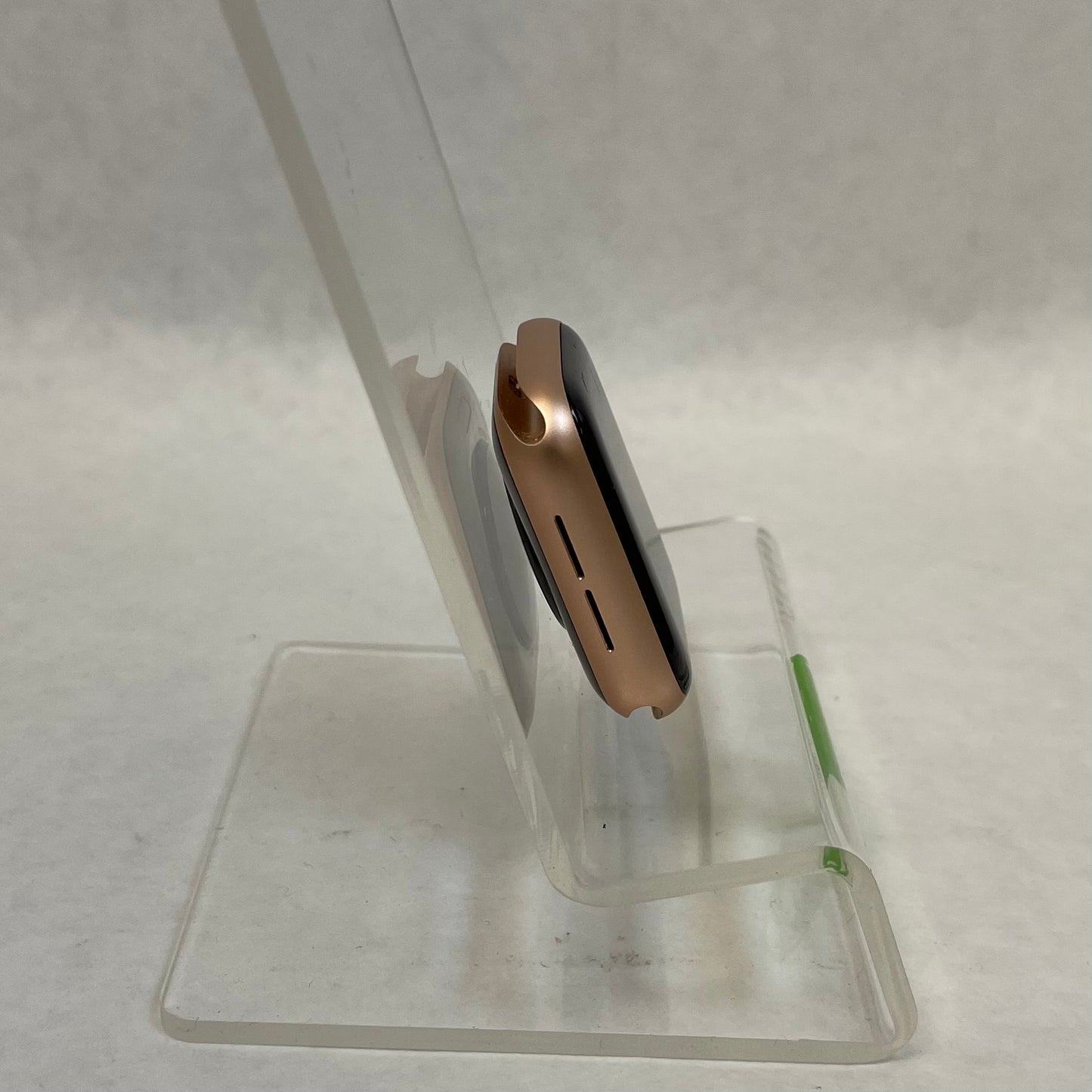 GPS Only Apple Watch SE 1st Gen 40MM Rose Gold Aluminum MKQ03LL/A
